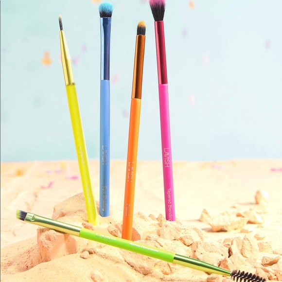 NEW Lavish 5 piece brush set